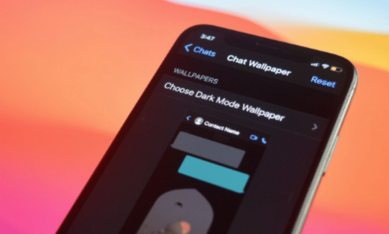 Comment définir différents fonds d'écran en mode clair et sombre dans WhatsApp